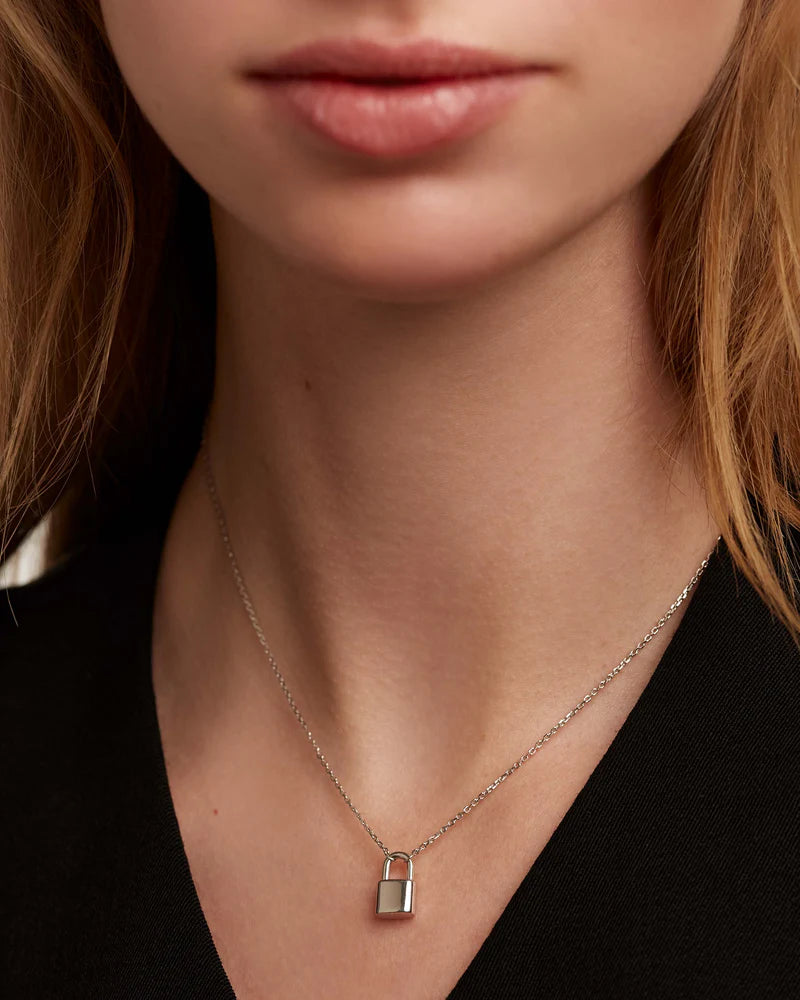 Solo Walk Necklace